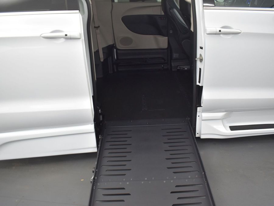 Used 2024 Chrysler Pacifica Touring L - BraunAbility Side Entry Entry Fold Out Automatic Ramp