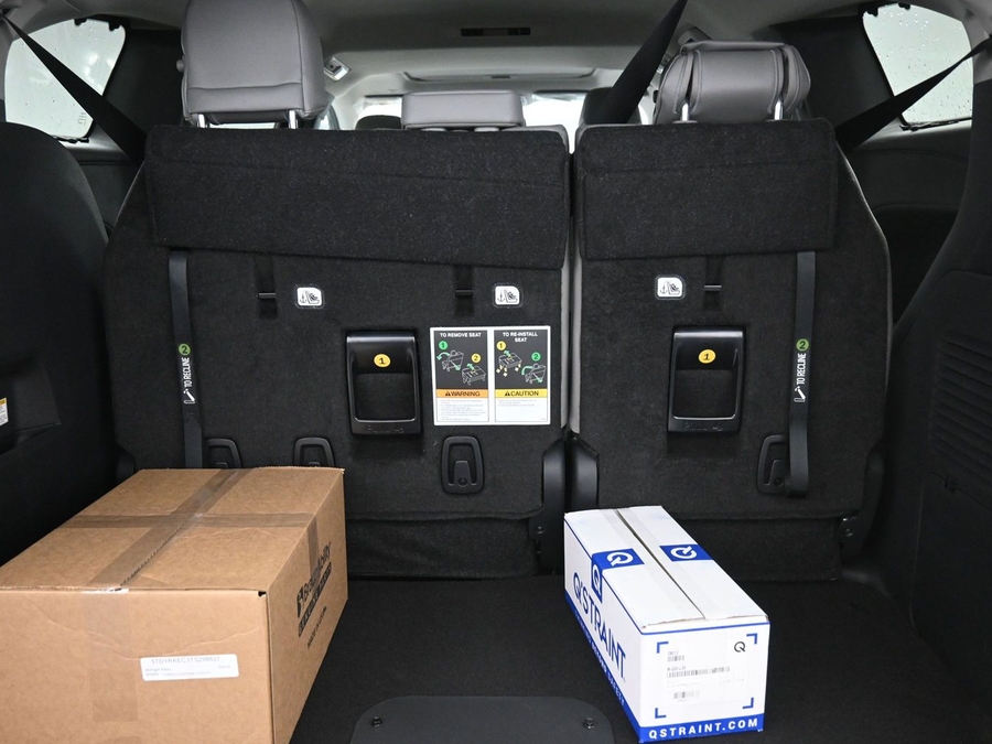 Black Toyota Sienna image number 11