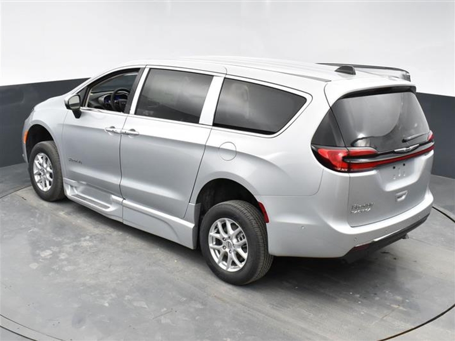 Used 2024 Chrysler Pacifica Touring L - BraunAbility Side Entry Entry In Floor Automatic Ramp
