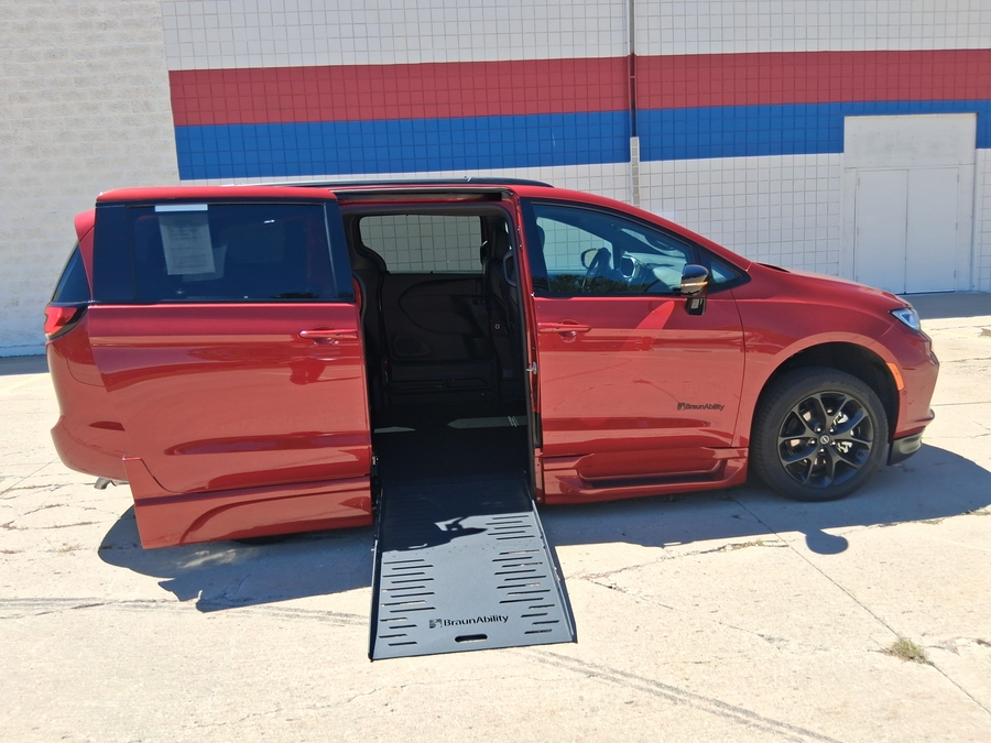 Red Chrysler Pacifica image number 7