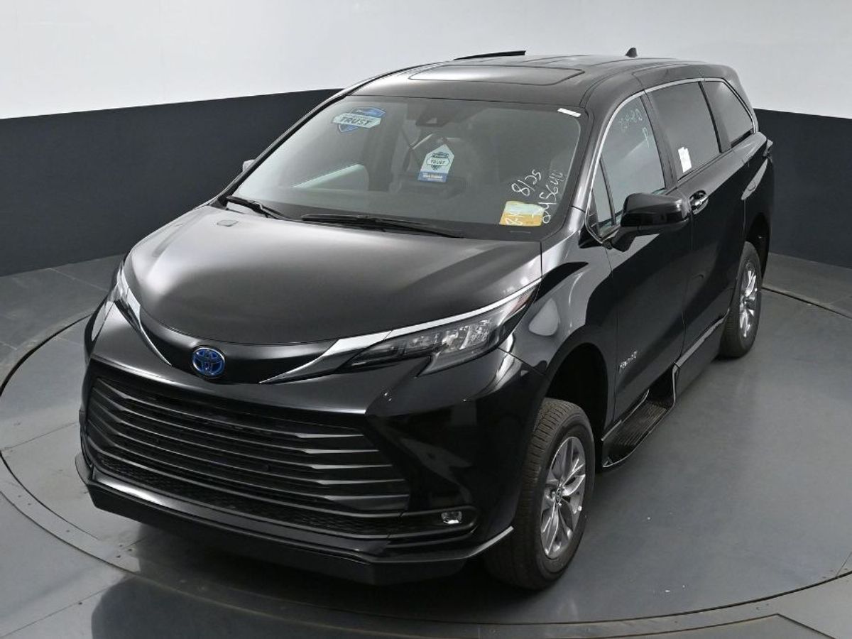 2025 TOYOTA SIENNA - Image 24
