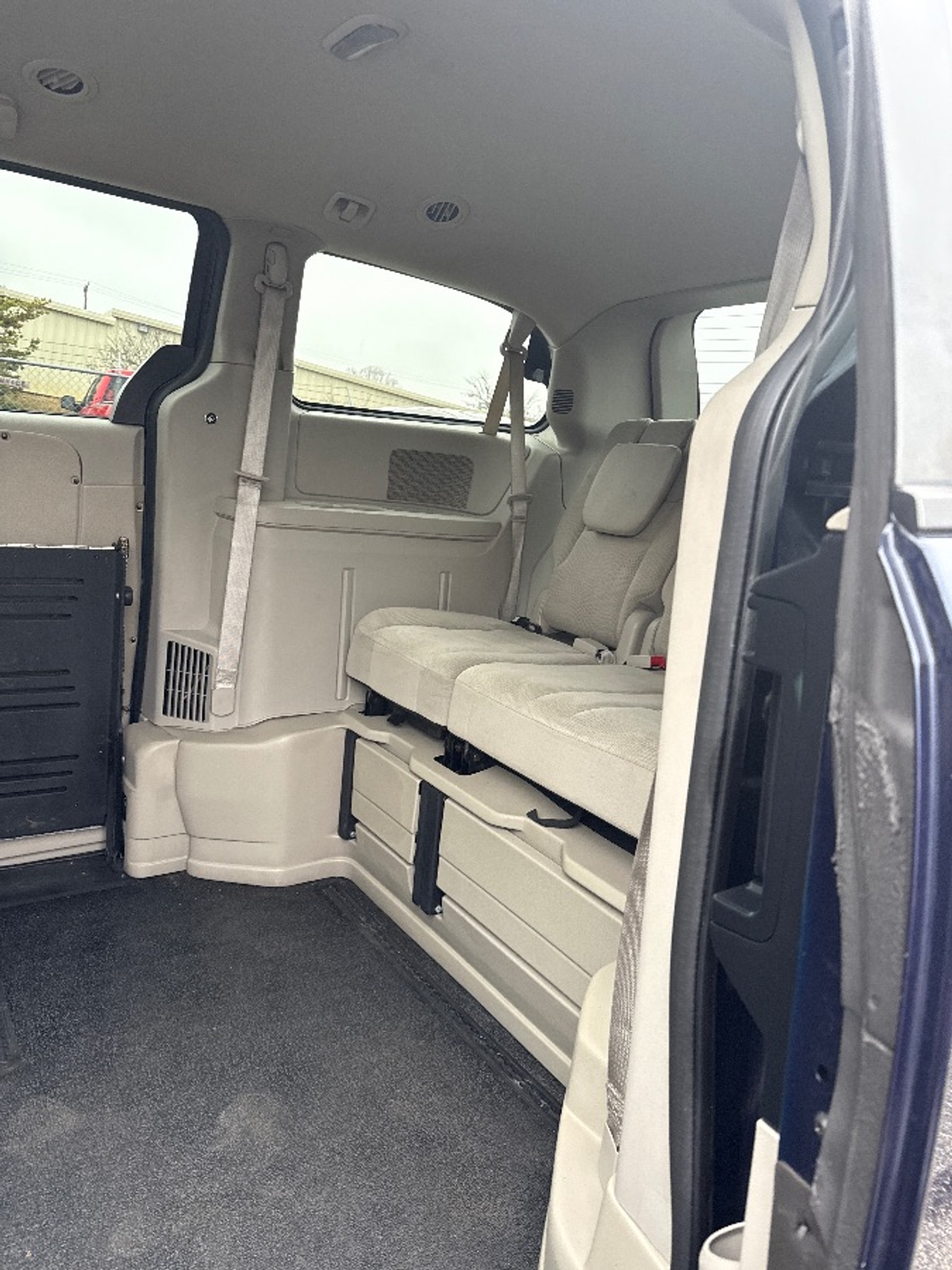 2017 DODGE GRAND CARAVAN - Image 5