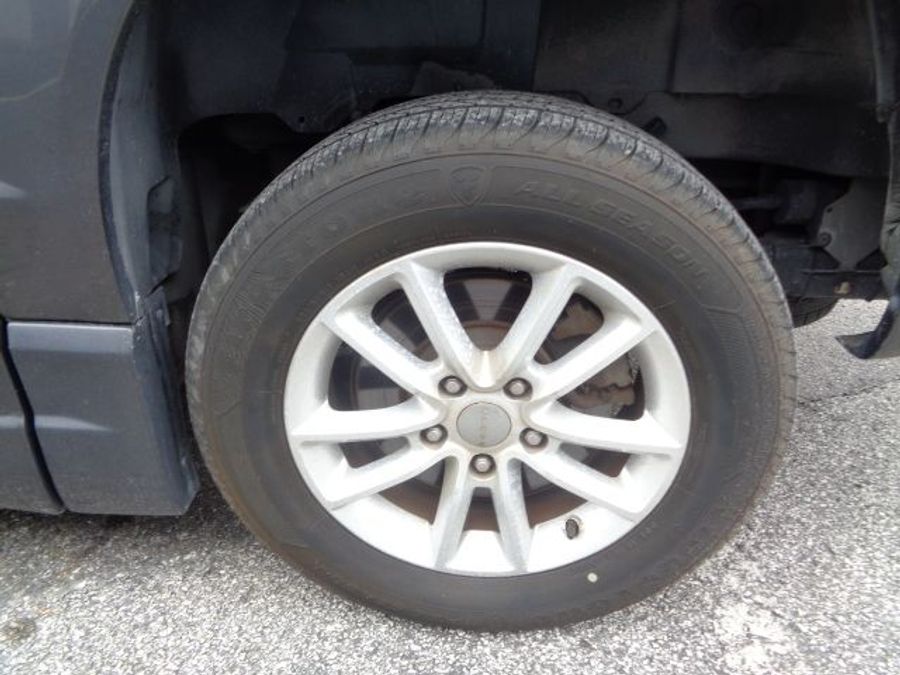 Used 2018 Dodge Grand Caravan SXT - BraunAbility Side Entry Entry Fold Out Automatic Ramp