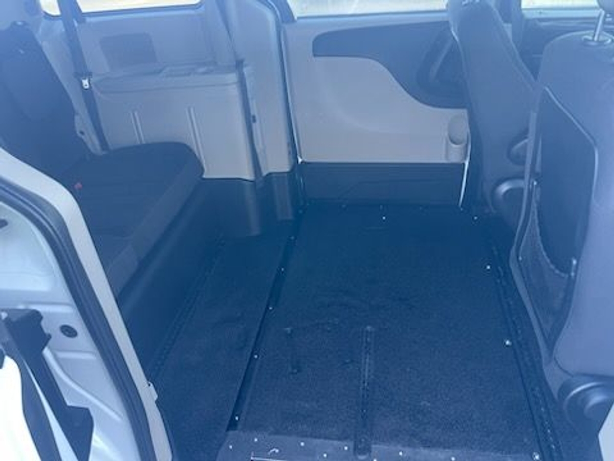 2018 DODGE GRAND CARAVAN - Image 4