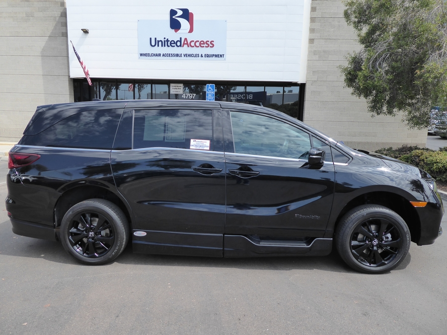 Used 2024 Honda Odyssey Sport - BraunAbility Side Entry In Floor Automatic Ramp