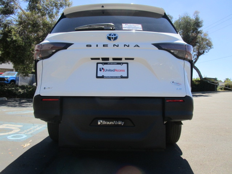 New 2025 Toyota Sienna Hybrid LE - BraunAbility Commercial Rear Entry Entry Fold Out Manual Ramp