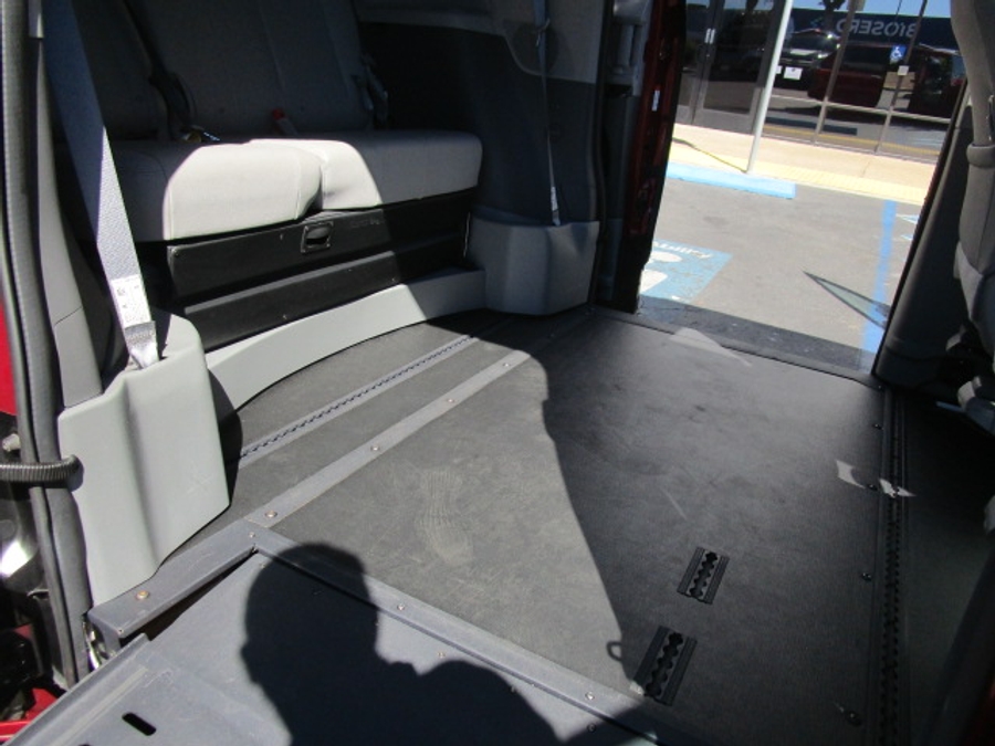 Used 2020 Toyota Sienna XLE - BraunAbility Side Entry Entry In Floor Automatic Ramp