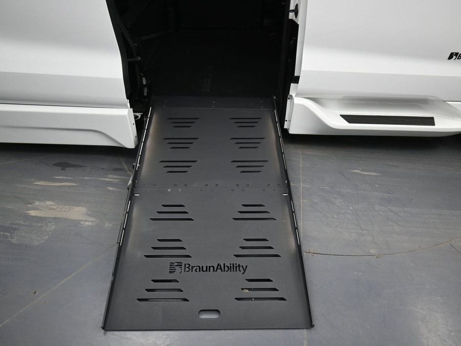 New 2026 Toyota Sienna Hybrid XSE Sport - BraunAbility Side Entry Fold Out Automatic Ramp