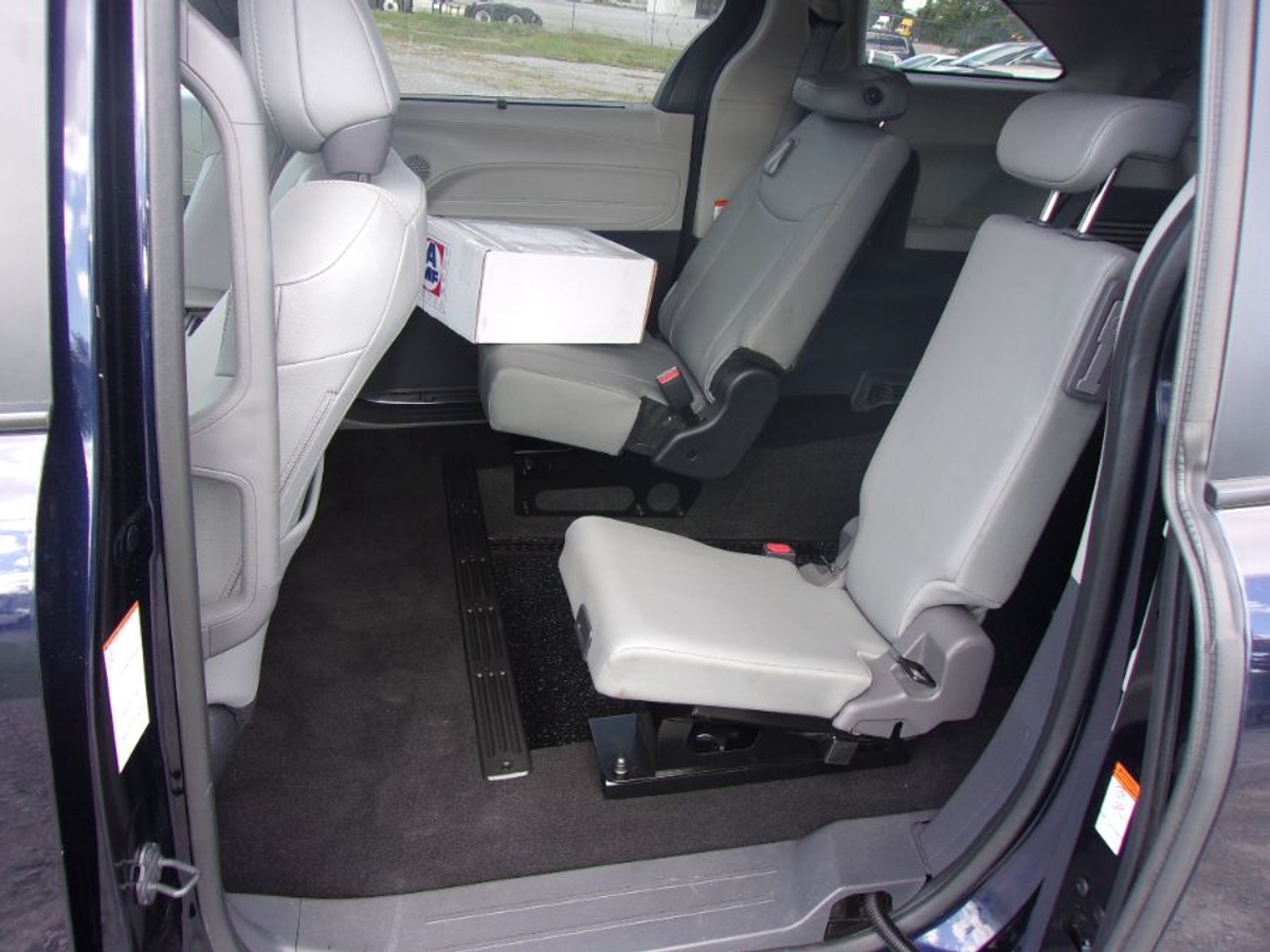 2024 TOYOTA SIENNA - Image 1