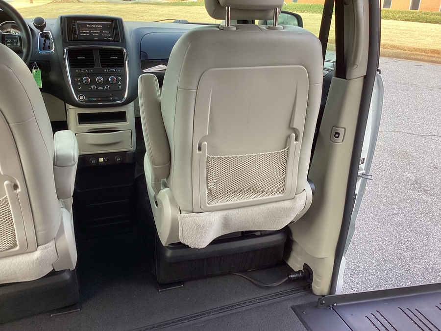 2015 DODGE GRAND CARAVAN - Image 13