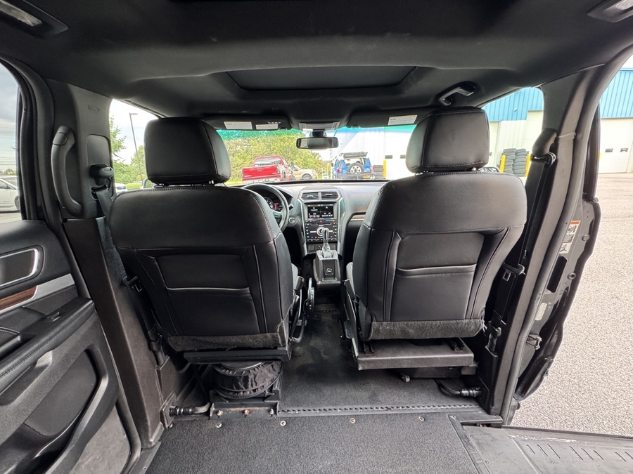 Black Ford Explorer image number 7
