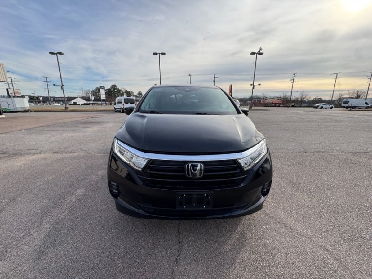 Black Honda Odyssey image number 1