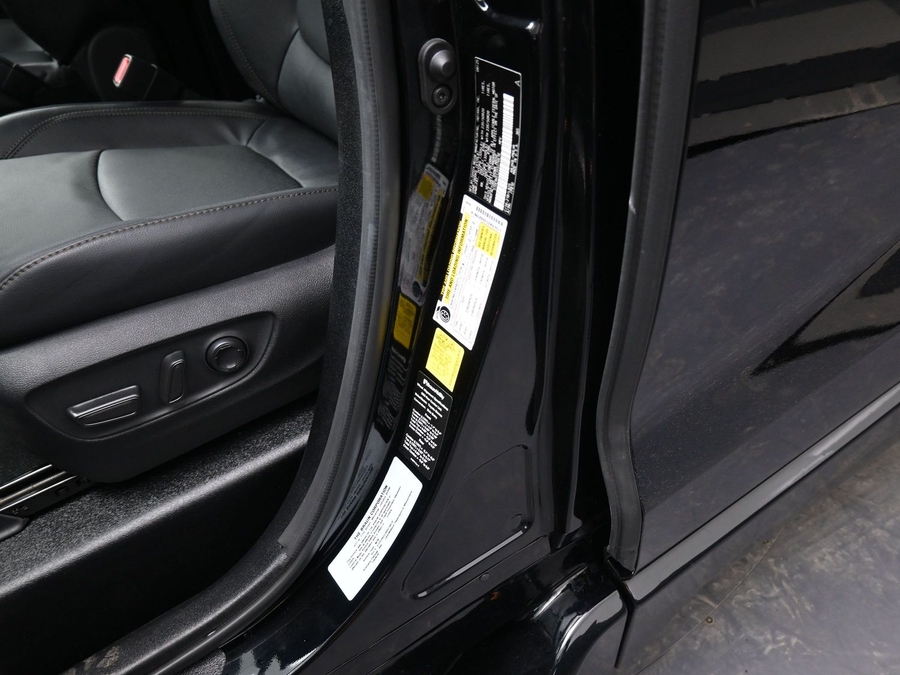 Black Toyota Sienna image number 16