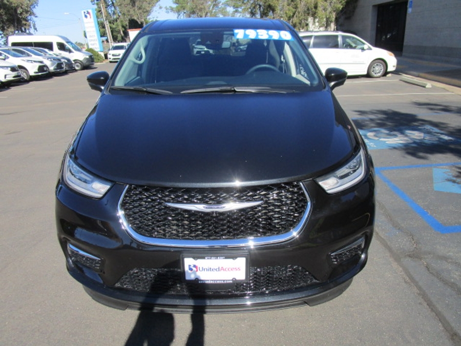 Used 2023 Chrysler Pacifica Touring L - BraunAbility Side Entry Entry In Floor Automatic Ramp