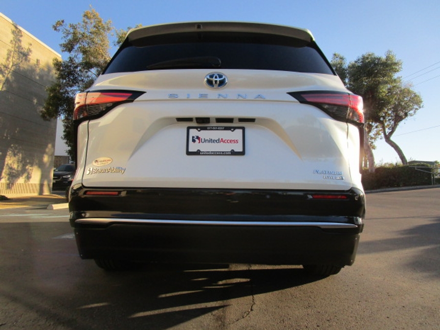 Used 2024 Toyota Sienna Hybrid Platinum - BraunAbility Side Entry Entry Fold Out Automatic Ramp