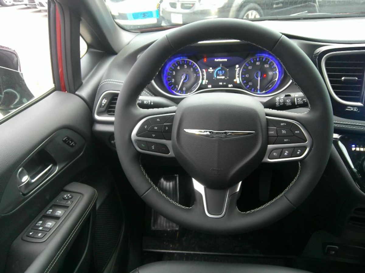 2026 CHRYSLER PACIFICA - Image 13