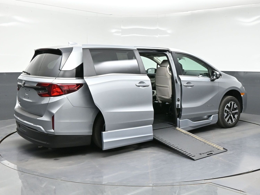 New 2026 Honda Odyssey EX-L - BraunAbility Side Entry In Floor Automatic Ramp