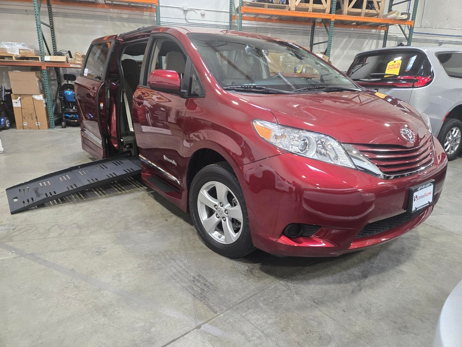 Used 2017 Toyota Sienna LE - BraunAbility Side Entry Fold Out Automatic Ramp