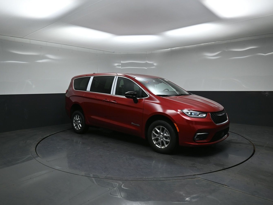 Red Chrysler Pacifica image number 21