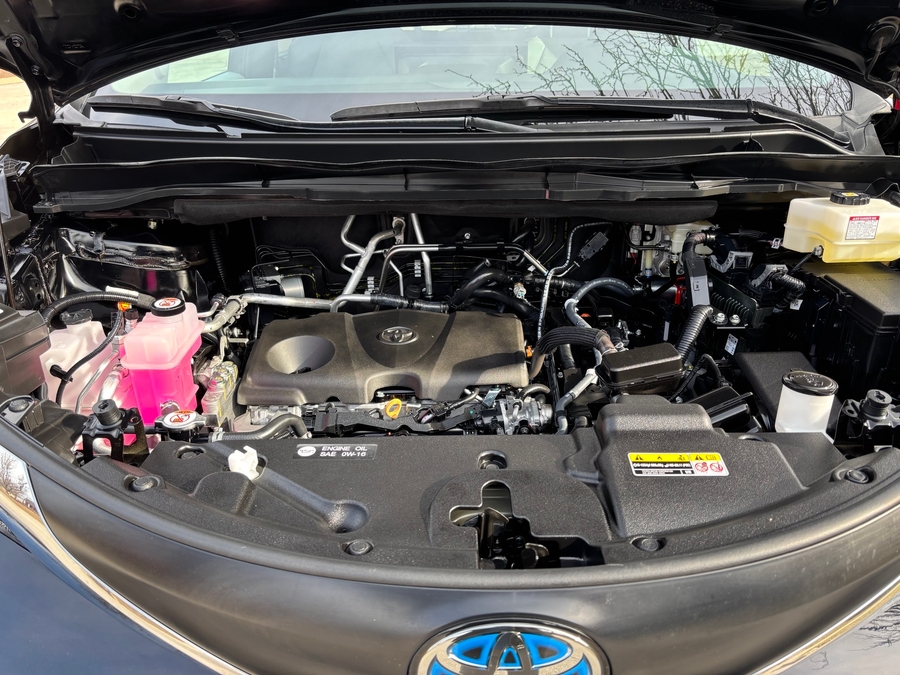 Used 2025 Toyota Sienna Hybrid XLE Base - BraunAbility Side Entry Entry In Floor Automatic Ramp