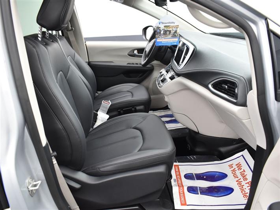 Used 2024 Chrysler Pacifica Touring L - BraunAbility Side Entry Fold Out Automatic Ramp
