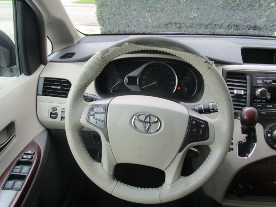 Used 2013 Toyota Sienna XLE Base - VMI Side Entry Entry In Floor Automatic Ramp