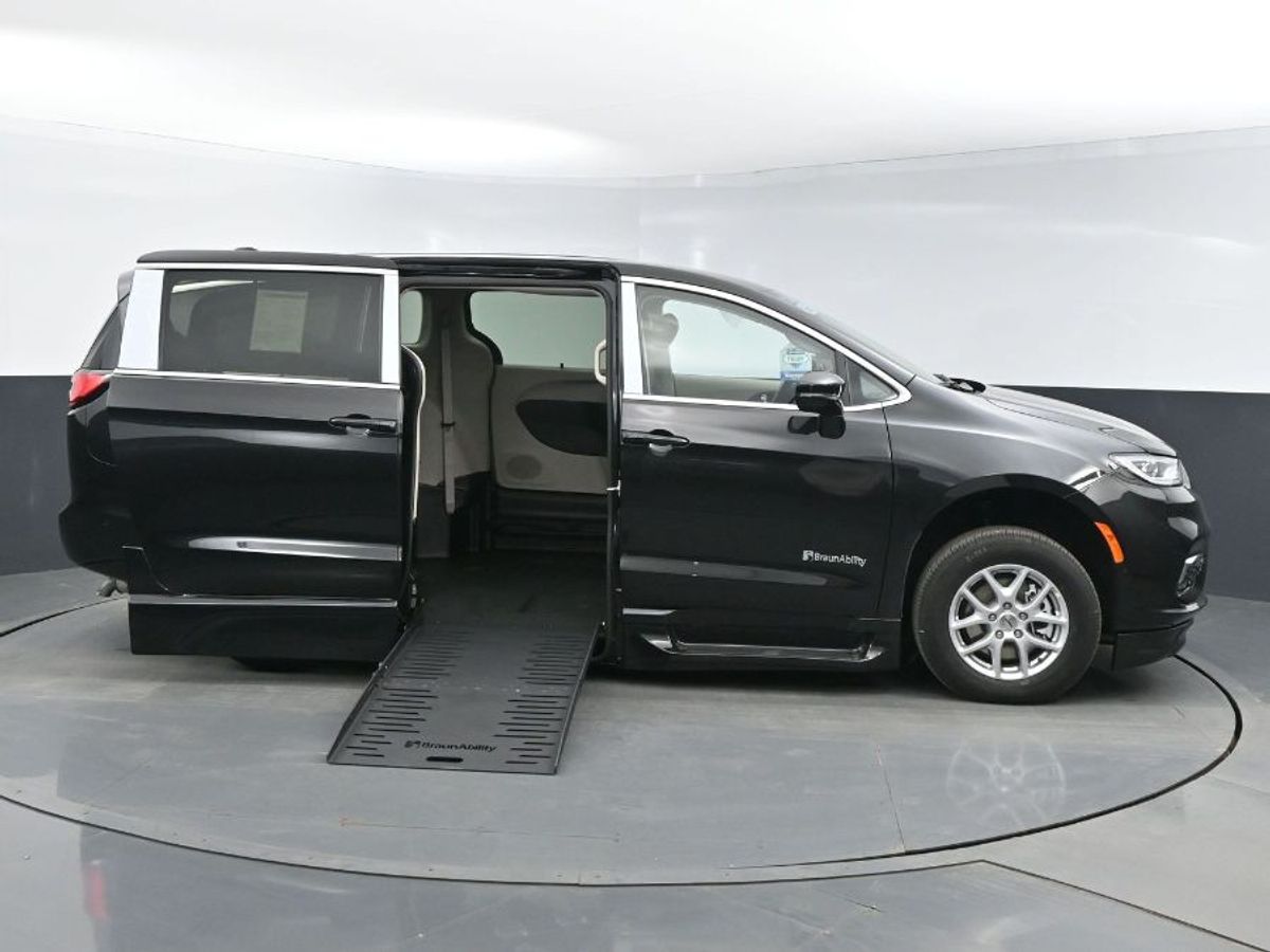 Black Chrysler Pacifica with Side Entry Automatic Fold Out ramp
