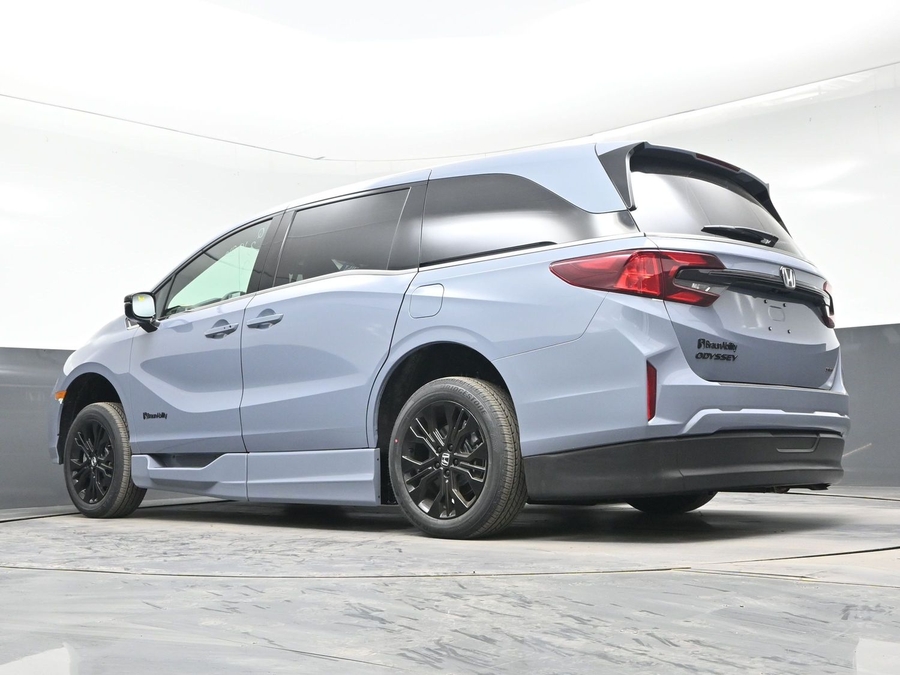 New 2026 Honda Odyssey Sport - BraunAbility Side Entry Entry In Floor Automatic Ramp