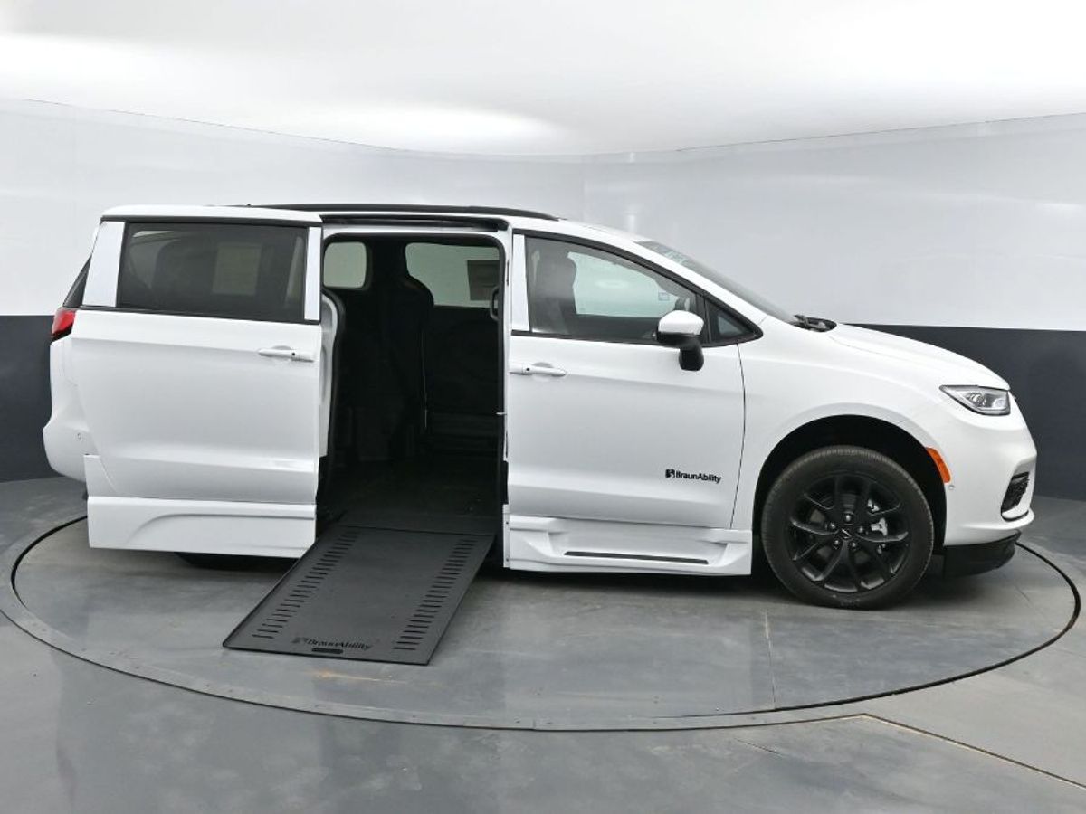 White Chrysler Pacifica with Side Entry Automatic In Floor ramp