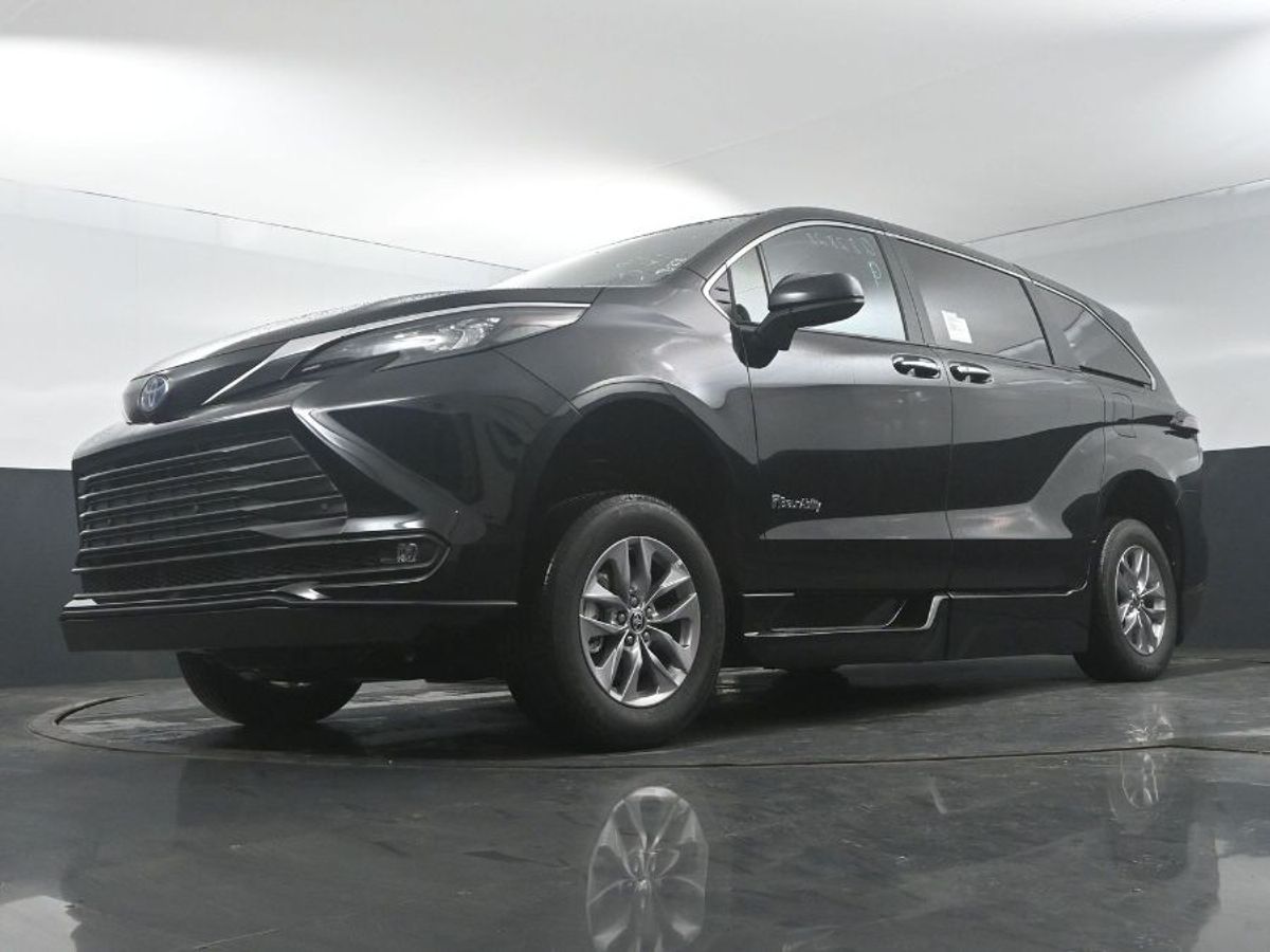 2025 TOYOTA SIENNA - Image 20