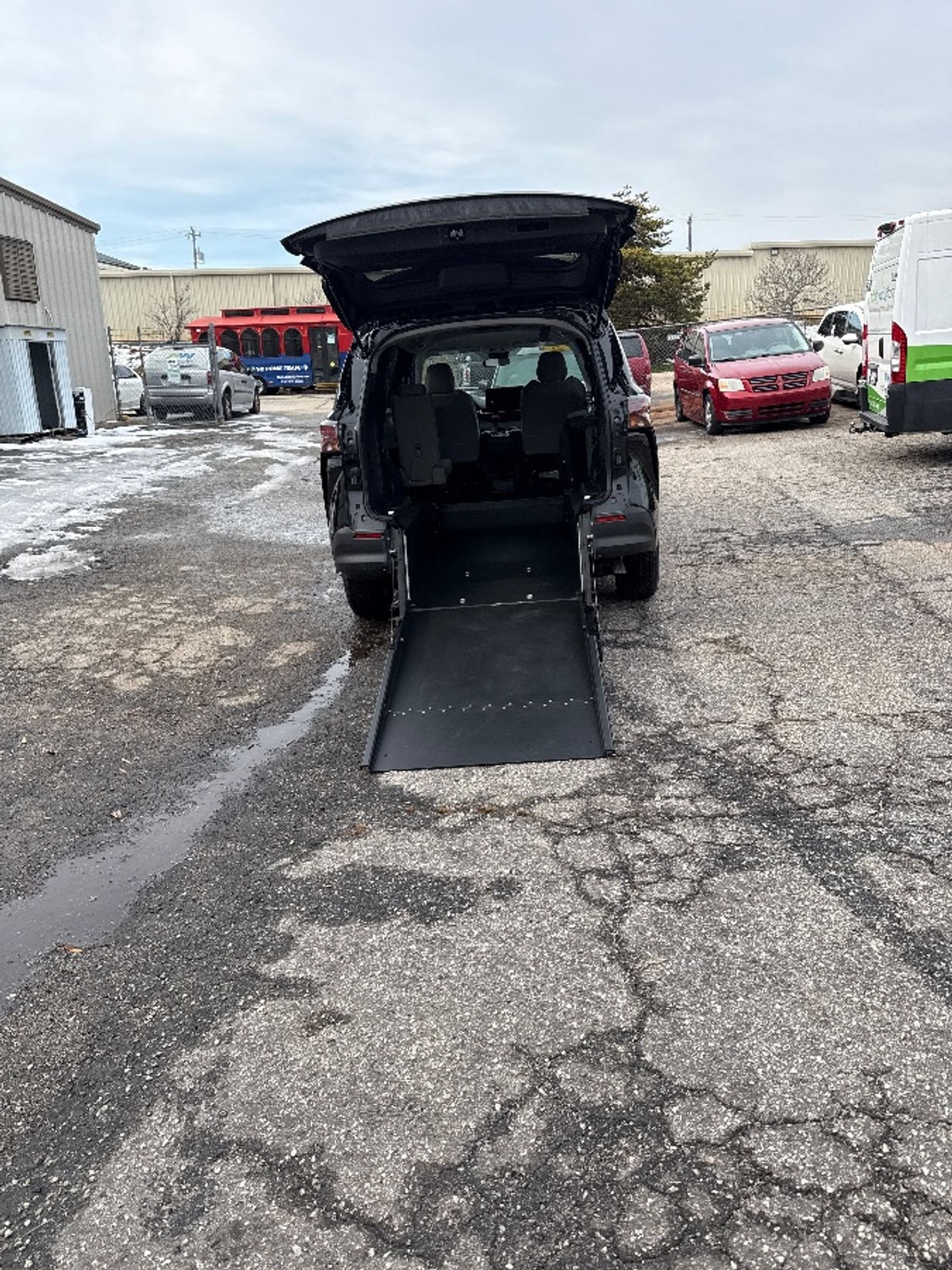 2025 TOYOTA SIENNA - Image 11