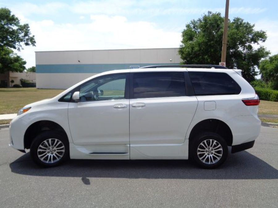 Used 2020 Toyota Sienna XLE - VMI Side Entry Entry Fold Out Automatic Ramp
