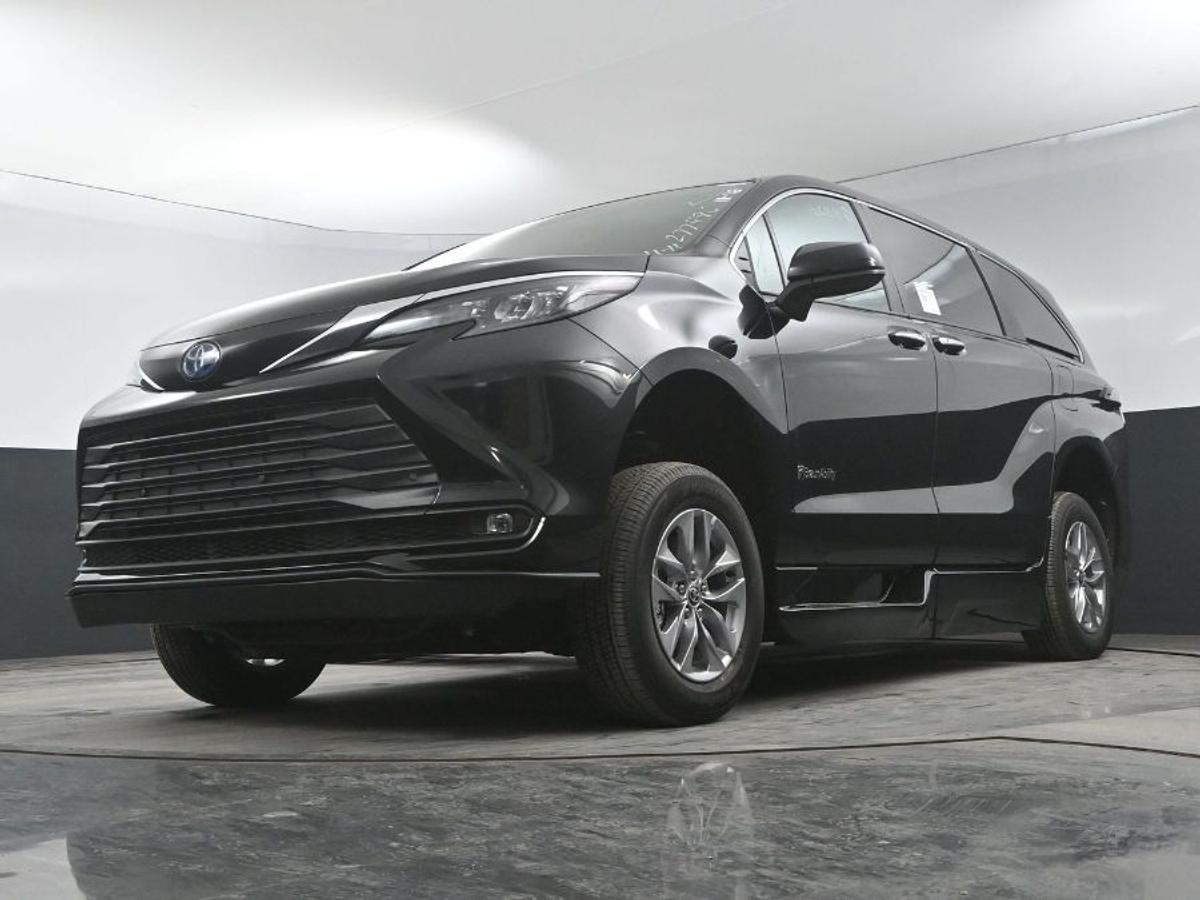 2025 TOYOTA SIENNA - Image 20