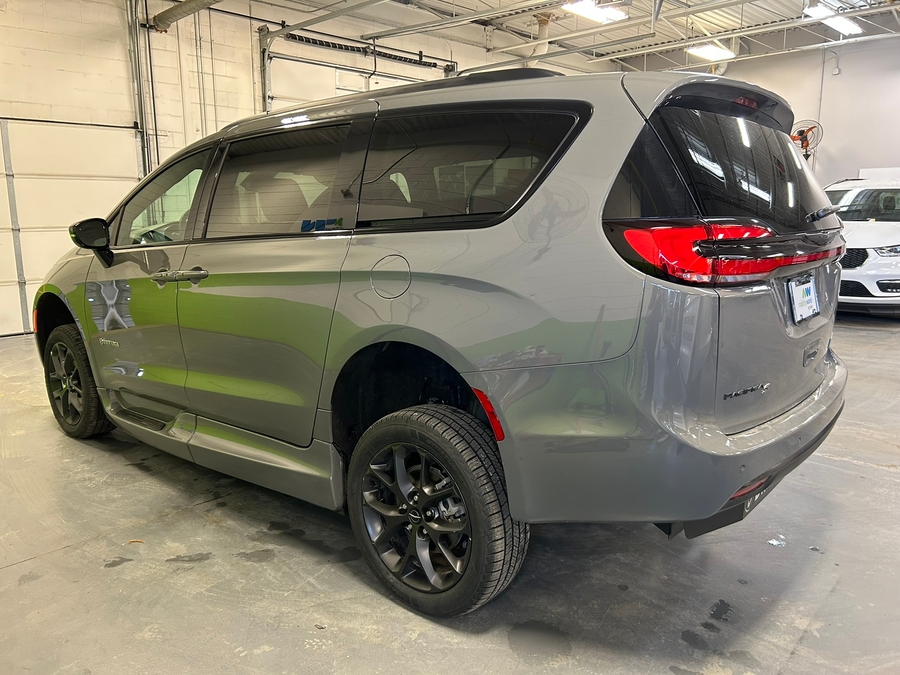 2024 CHRYSLER PACIFICA - Image 6