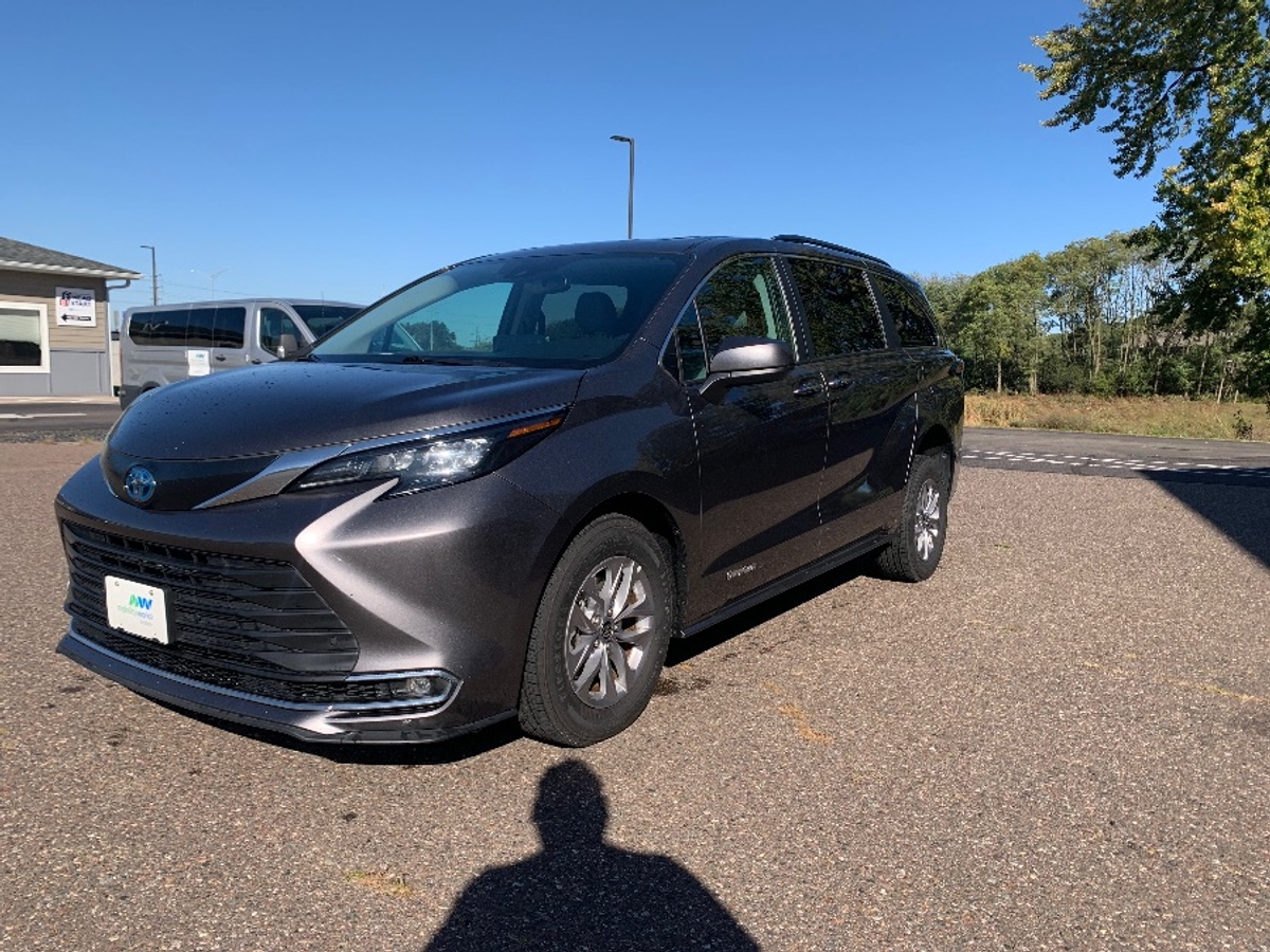 2024 TOYOTA SIENNA - Image 19