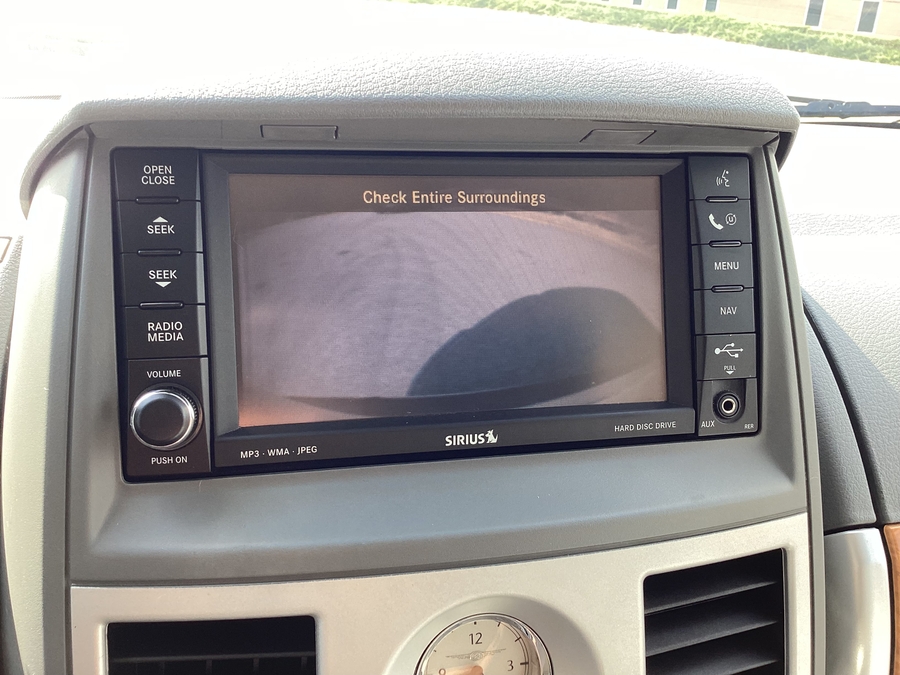  Chrysler Town and Country image number 13