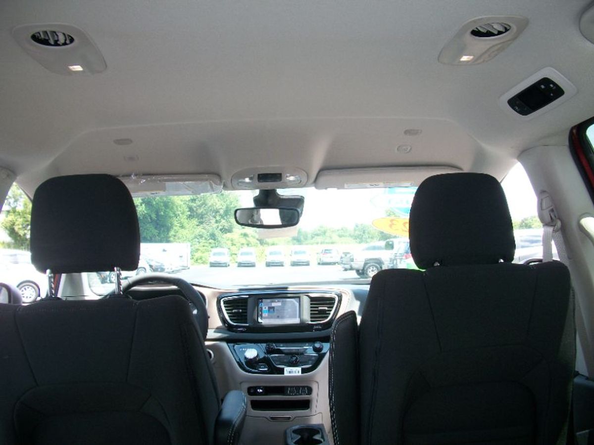 2023 CHRYSLER VOYAGER - Image 5