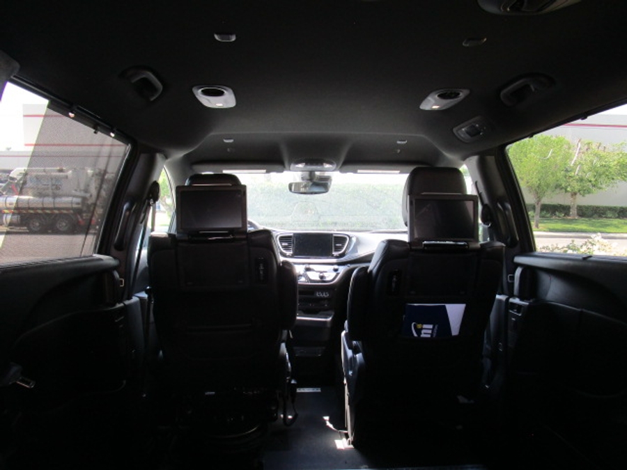 Used 2023 Chrysler Pacifica Touring L - VMI Side Entry Entry In Floor Automatic Ramp