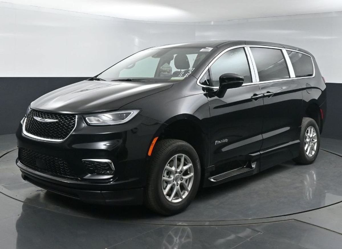 2025 CHRYSLER PACIFICA - Image 3