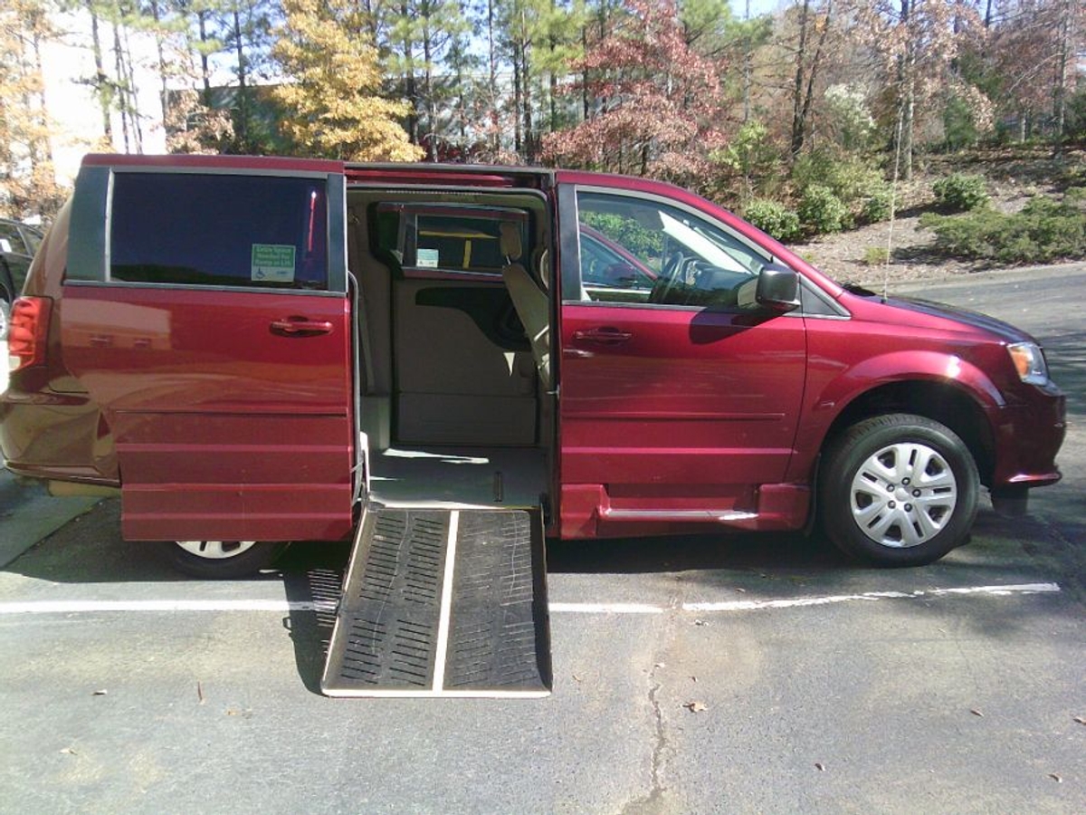 2017 DODGE GRAND CARAVAN - Image 10