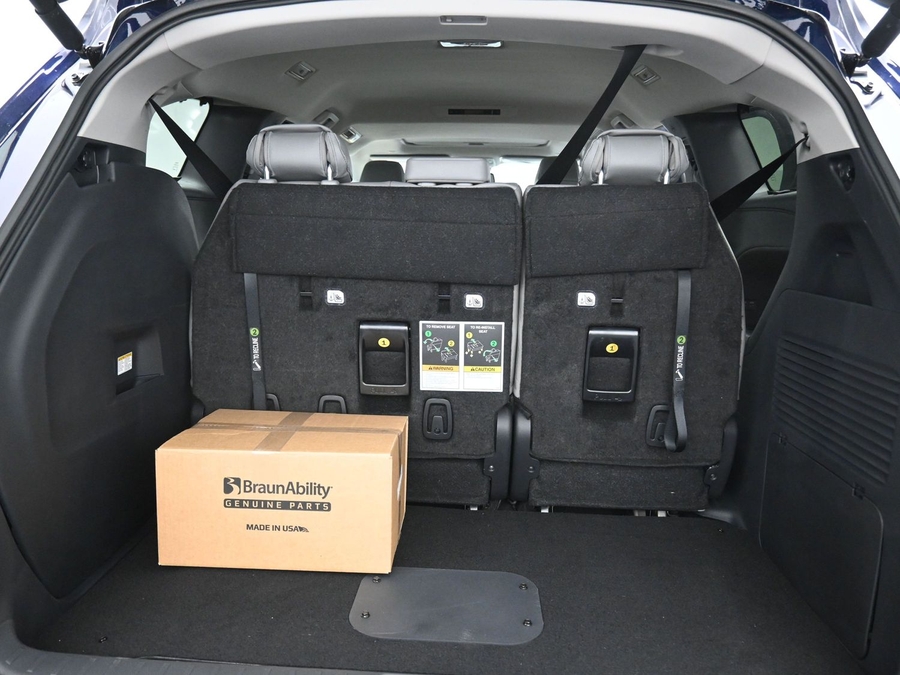 New 2026 Toyota Sienna Hybrid XLE Base - BraunAbility Side Entry Entry Fold Out Automatic Ramp