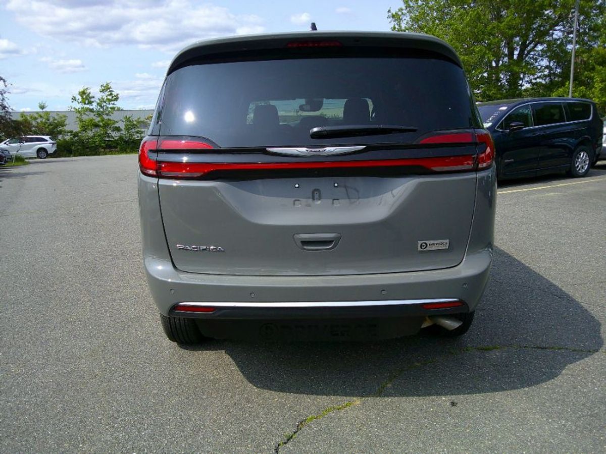 2025 CHRYSLER PACIFICA - Image 9