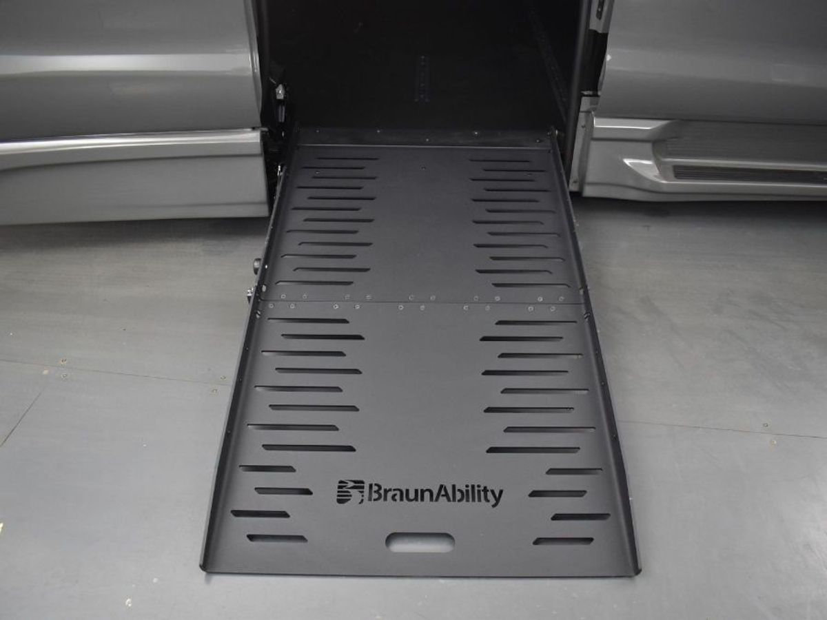 2025 CHRYSLER PACIFICA - Image 11