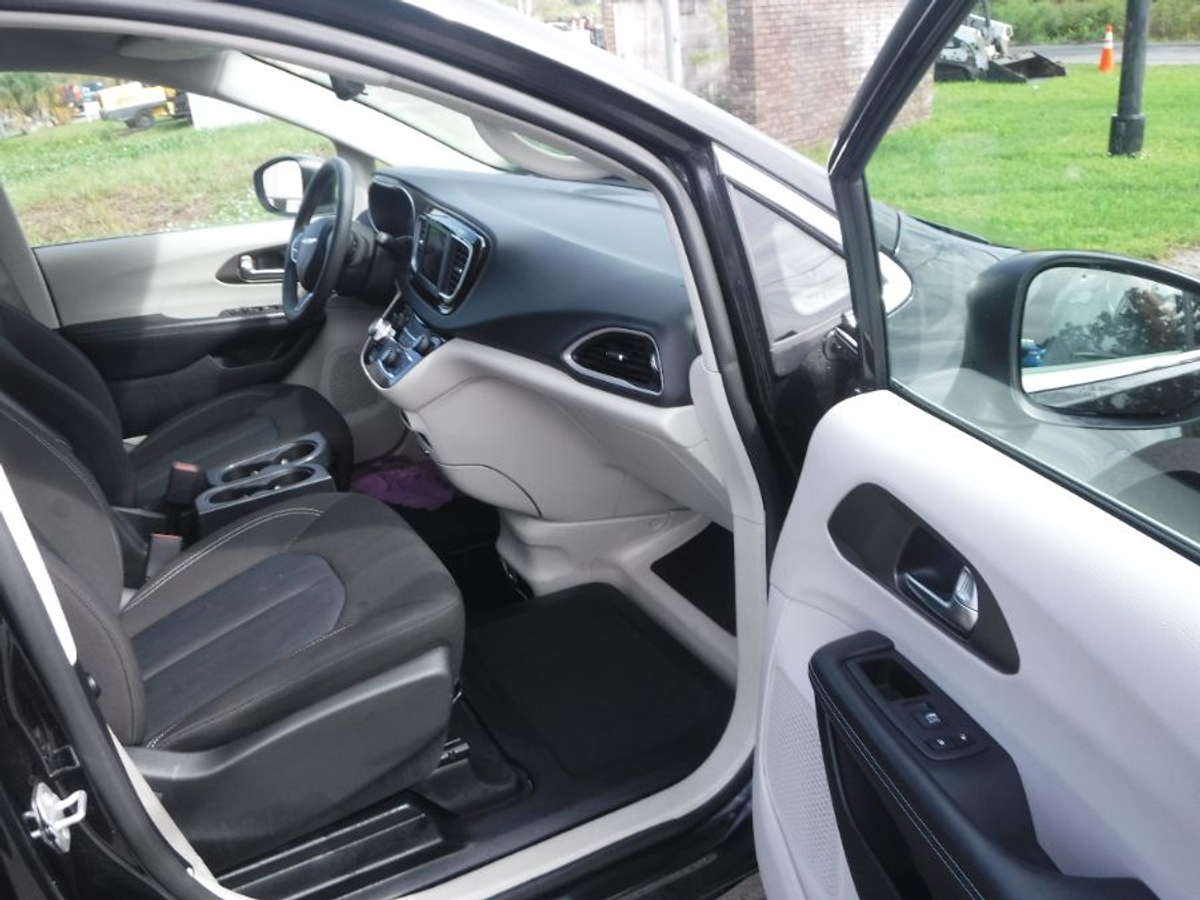 2023 CHRYSLER VOYAGER - Image 15