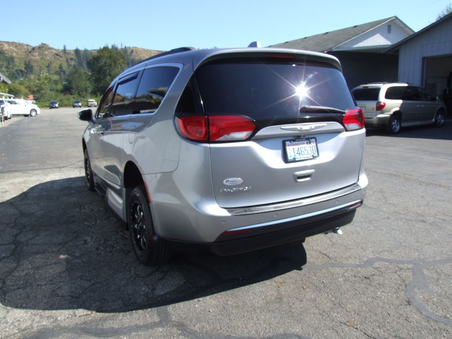 Used 2017 Chrysler Pacifica Touring L - VMI Side Entry In Floor Automatic Ramp