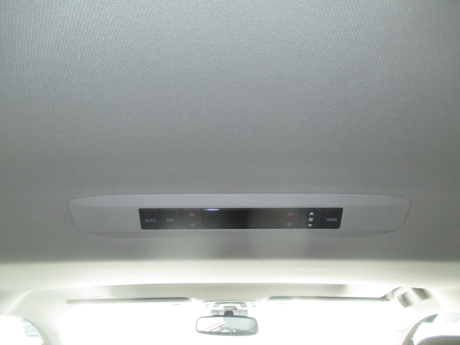 2021 Toyota Sienna XLE - Photo 19
