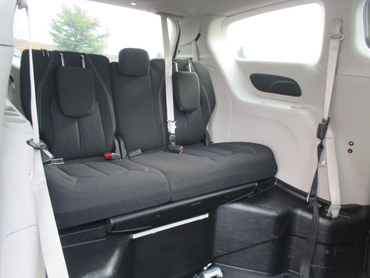 2022 CHRYSLER VOYAGER - Image 11