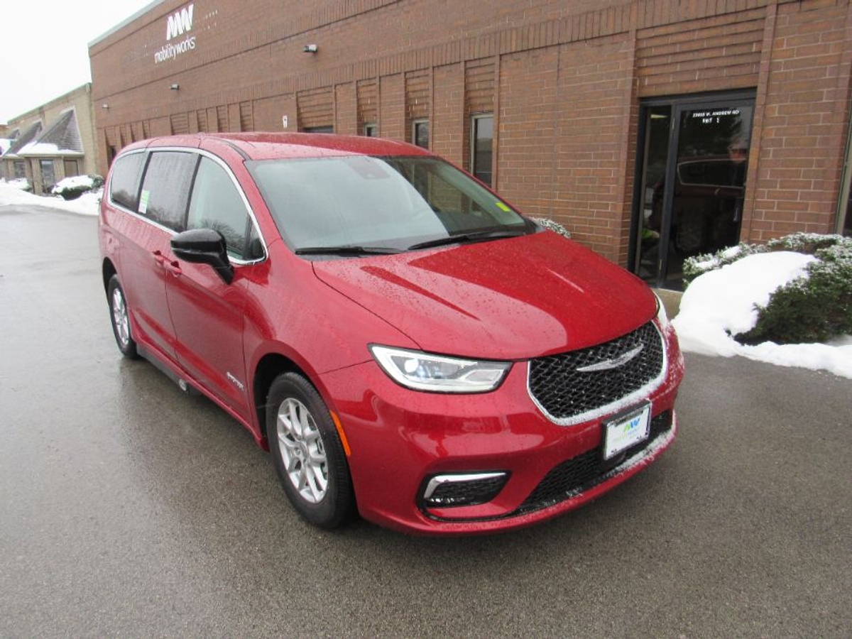 2024 CHRYSLER PACIFICA - Image 6