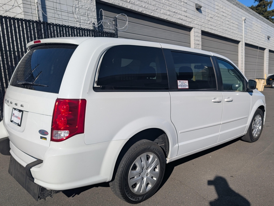 Used 2017 Dodge Grand Caravan SE - International Mobility Rear Entry Entry Fold Out Manual Ramp
