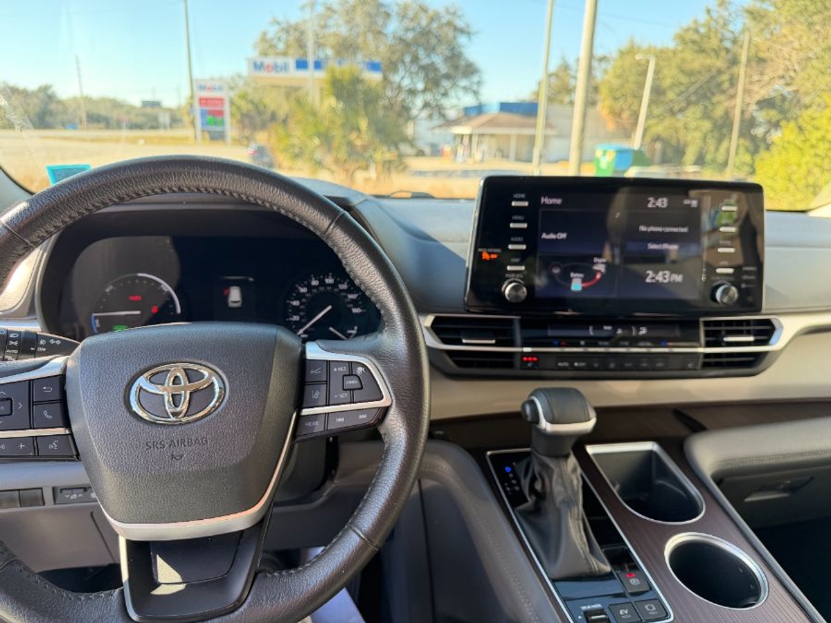 2024 TOYOTA SIENNA - Image 12